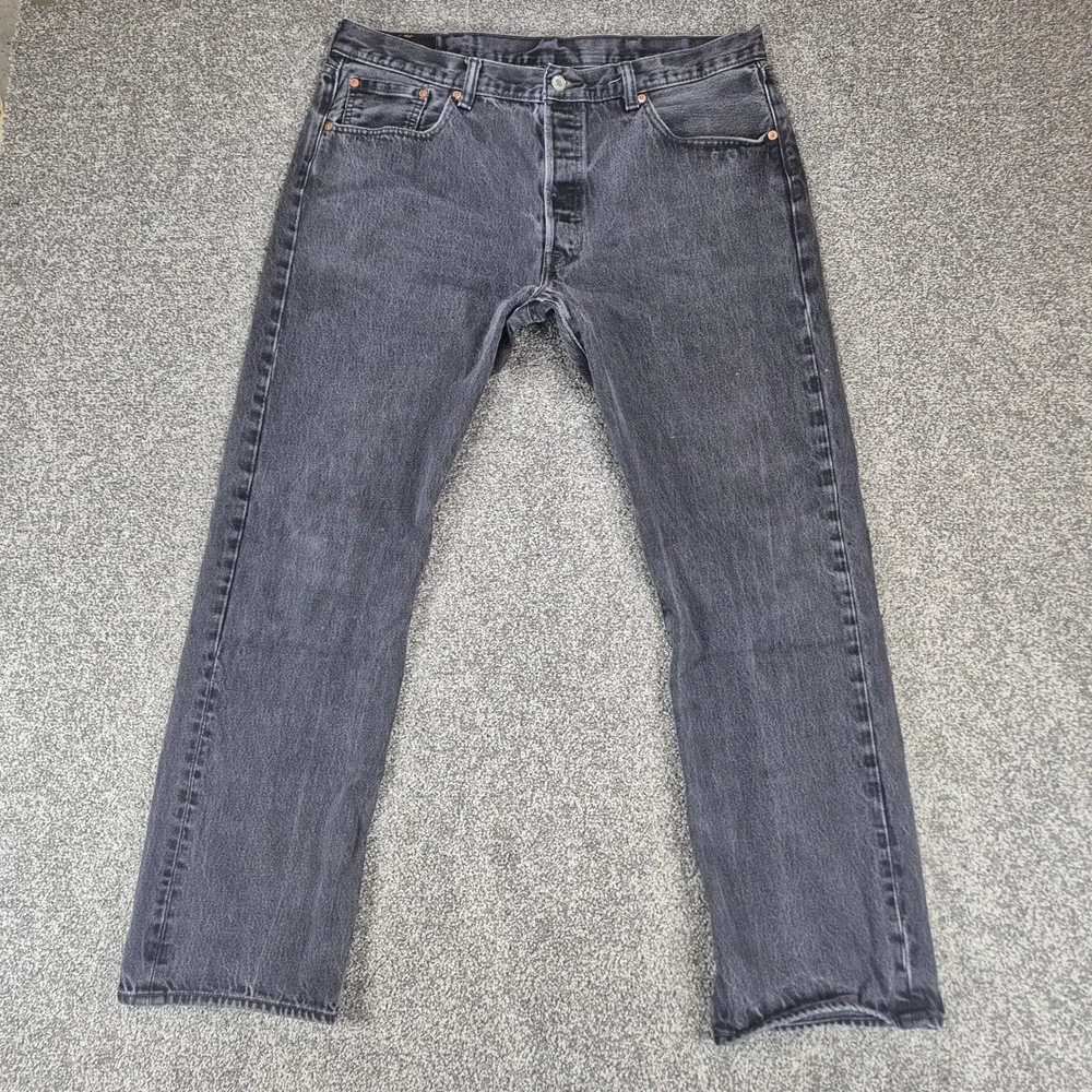 Levi's 501 Original Fit Jeans Mens‎ 38x32 (36x29) Black Washed Denim